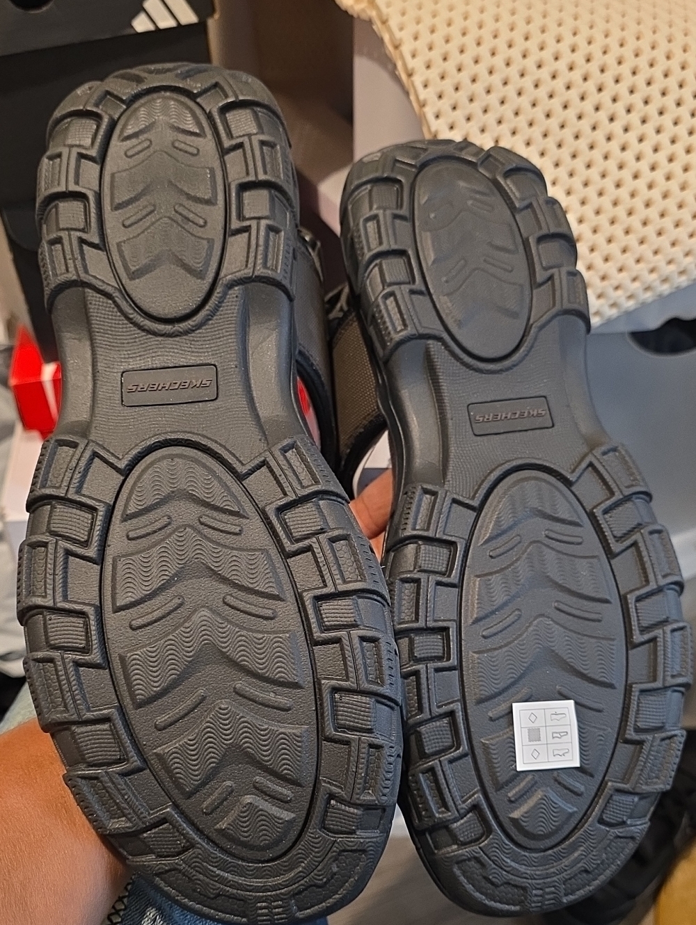 Skechers Men's Brown and Black Open-Toe Sandals 16M - Picture 6 of 7